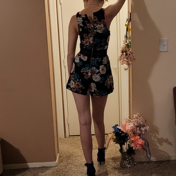 Xhiliration XS/TP  Romper floral mesh waiste - Picture 6 of 8